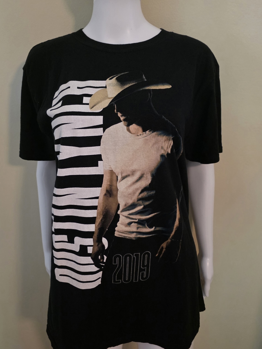 Dustin Lynch 2019 North American Tour T-Shirt Size Large.
